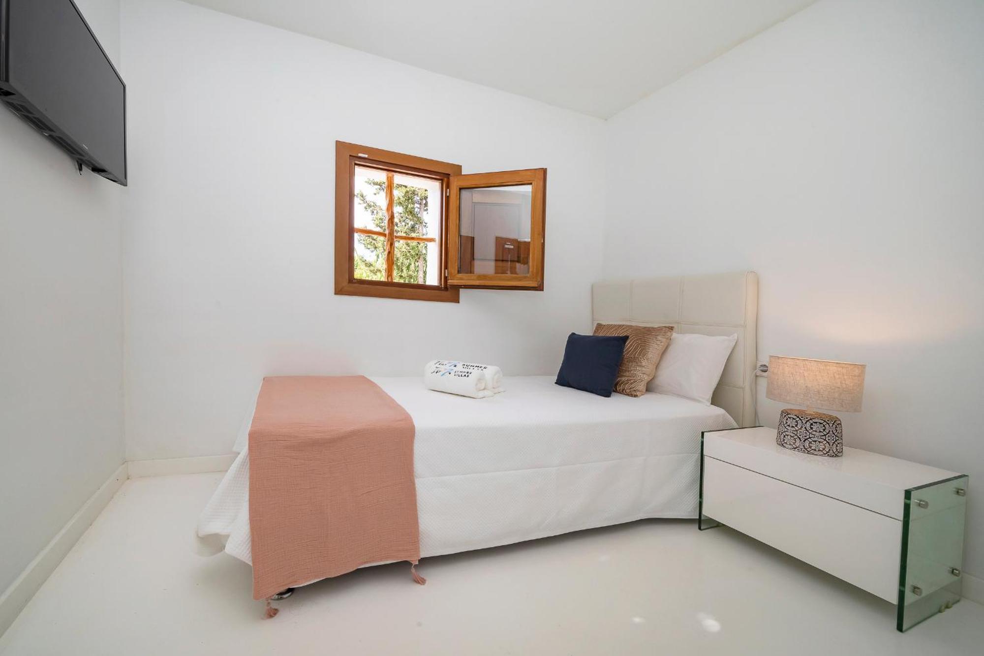 Villa Near Ibiza Town Sleeps 11 To 13 Guests Can Furnet Luaran gambar