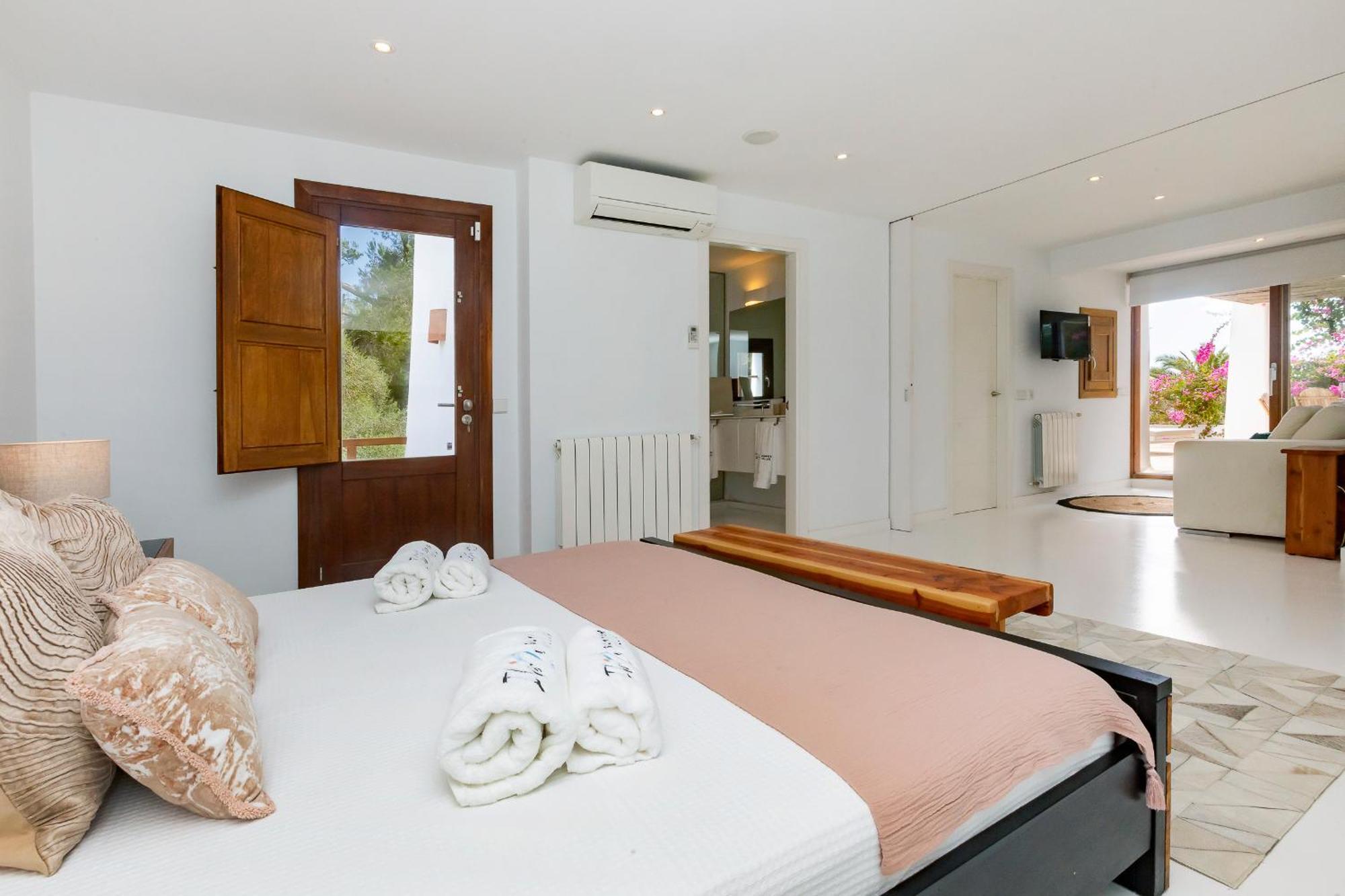 Villa Near Ibiza Town Sleeps 11 To 13 Guests Can Furnet Luaran gambar